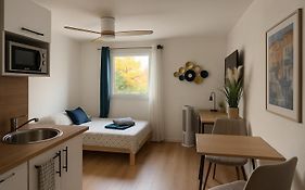 Studio vieux Avignon et Parking